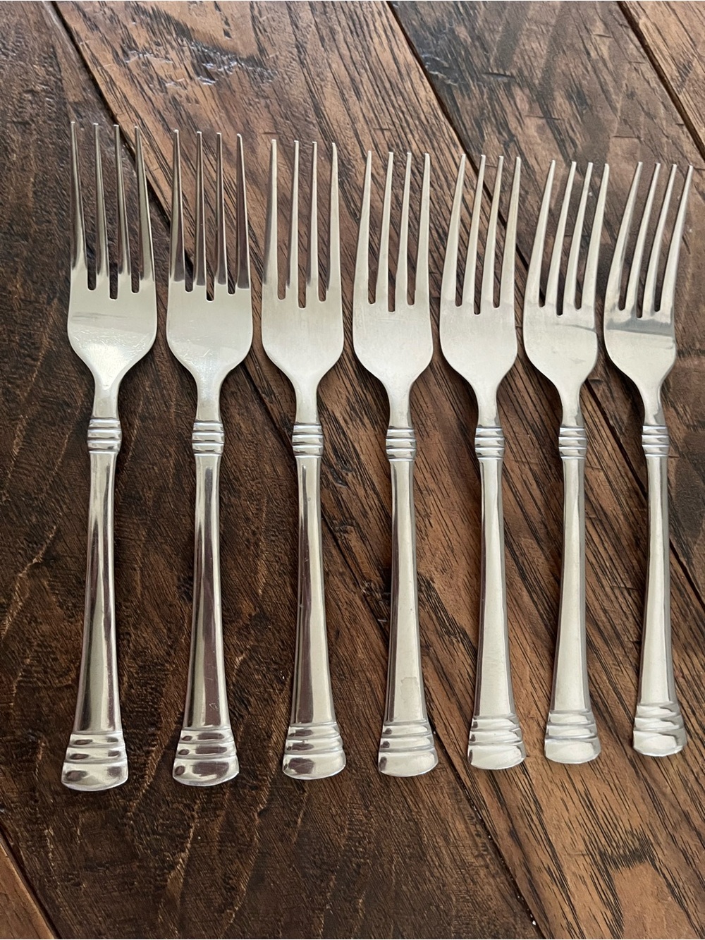 Cambridge Silver Codie Flatware: Glossy Stainless Steel Dinner Forks (7) - Picture 6 of 6